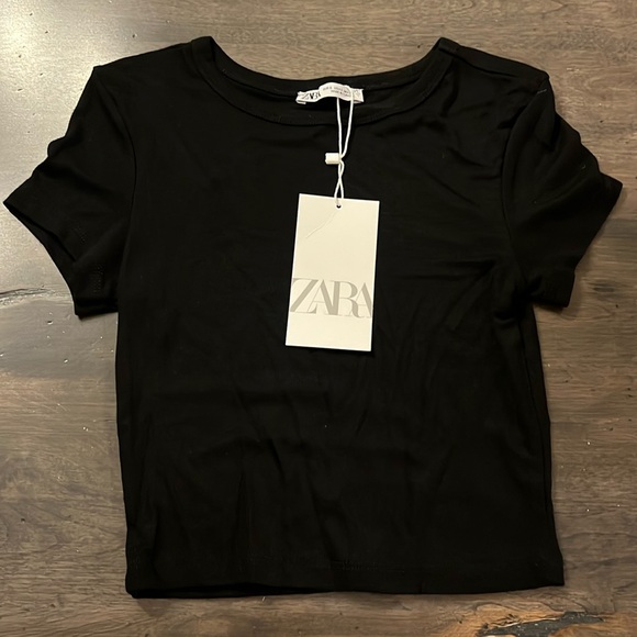 Zara Tops - Zara NWT T-shirt black crop